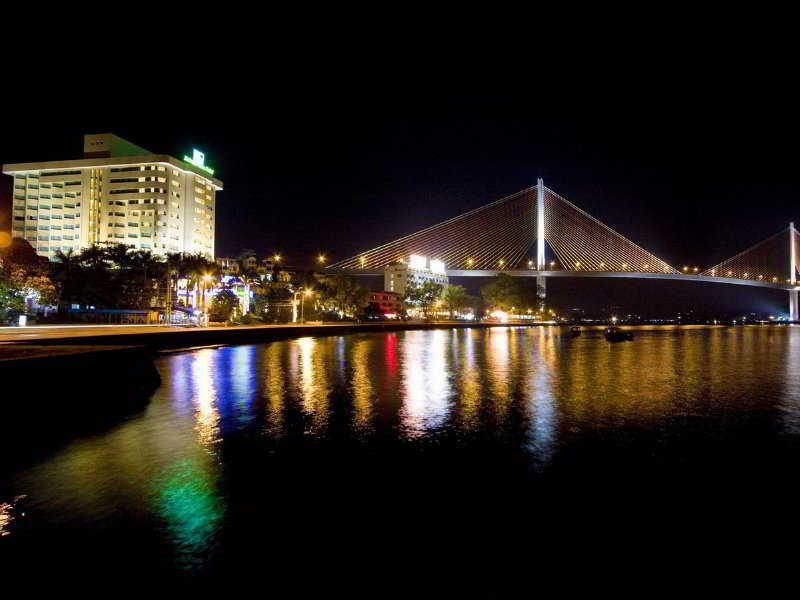 Plaza 4*