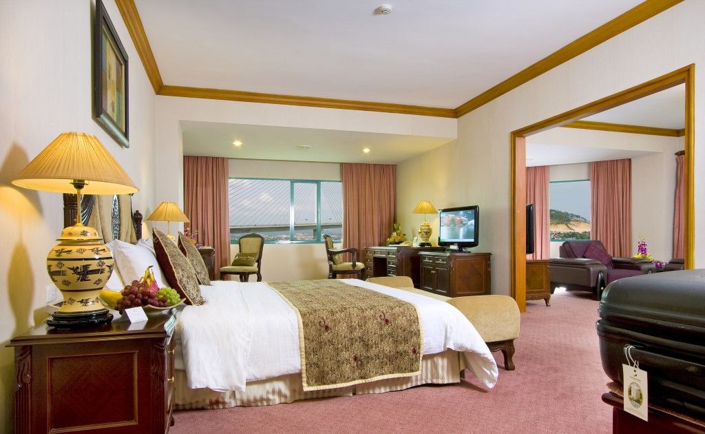 Halong Plaza Hotel 4*