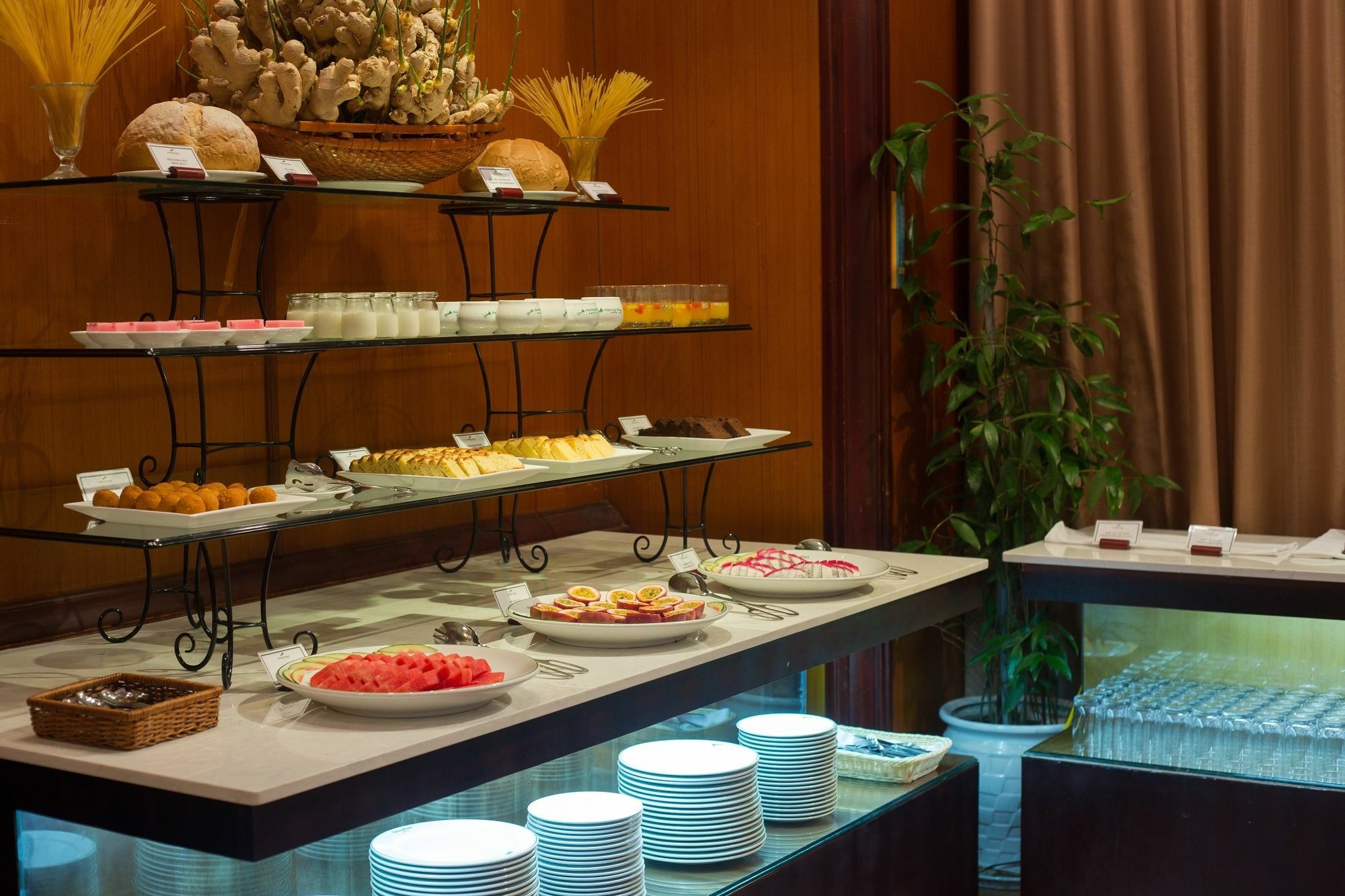 Halong Plaza 4*